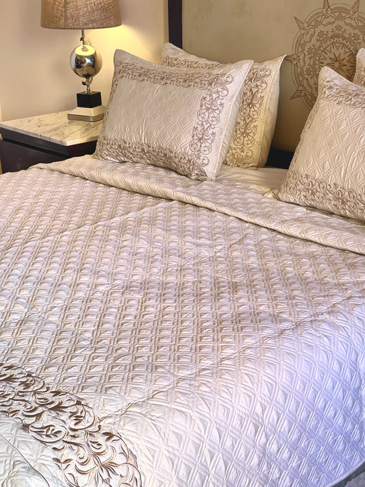 Embroidered Quilt Set