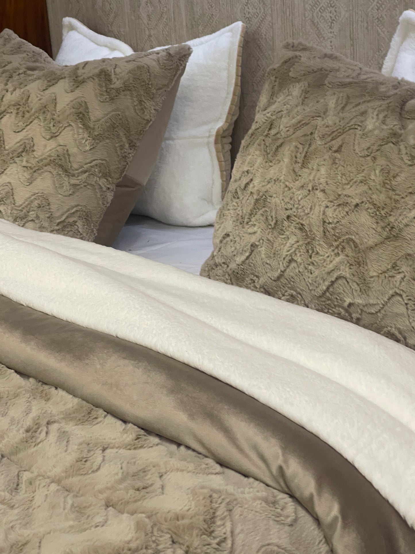 Beige Faux Fur Bedding Set