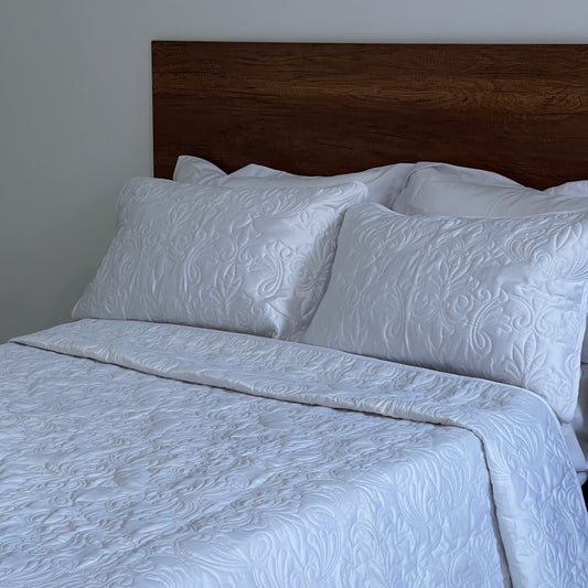 Embroidered Quilt Set