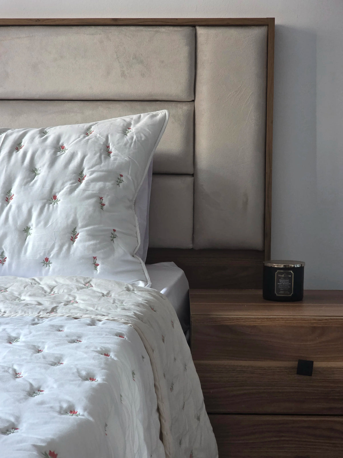 Embroidered Quilt Set