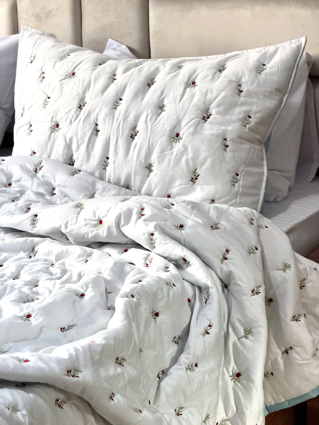 Embroidered Quilt Set