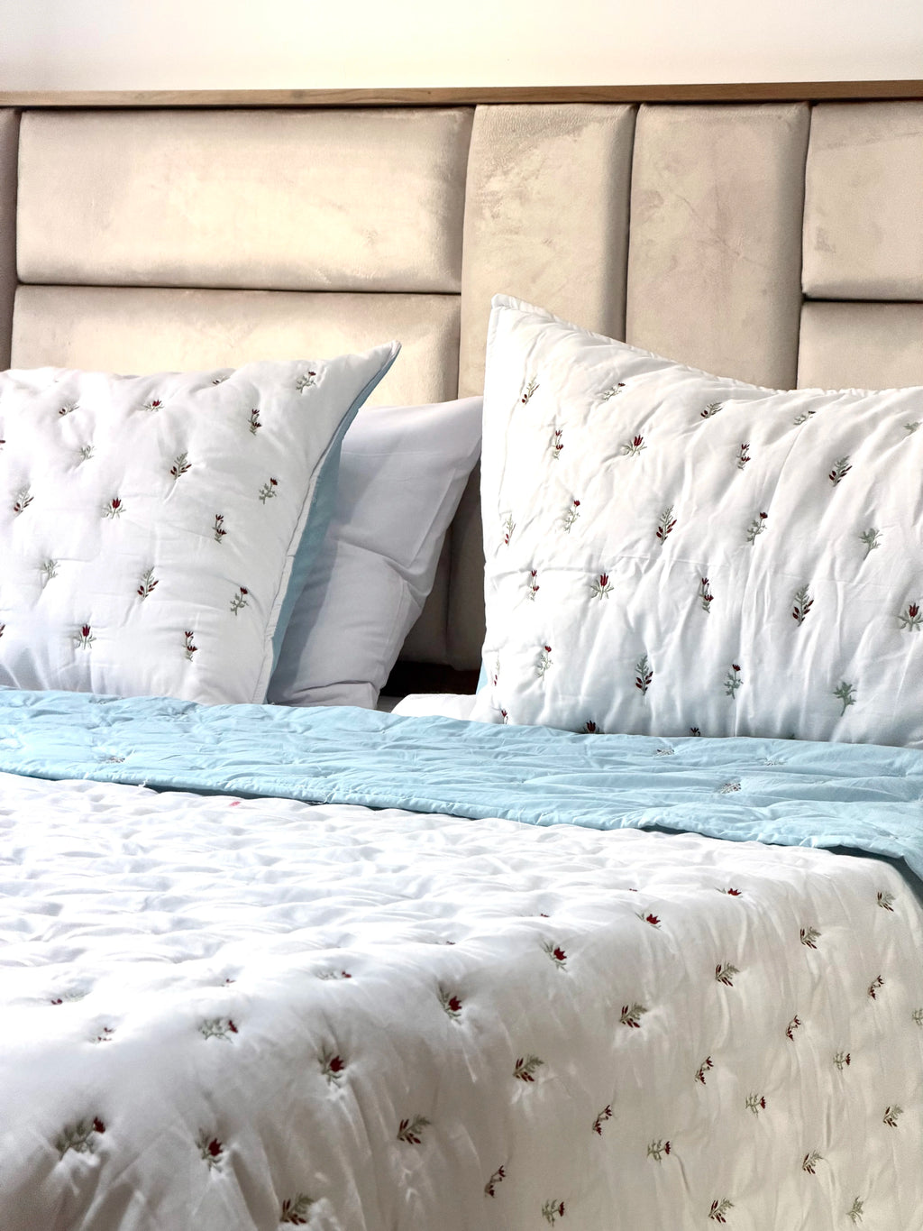 Embroidered Quilt Set