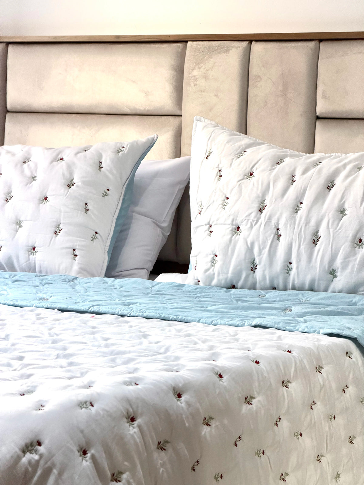 Embroidered Quilt Set