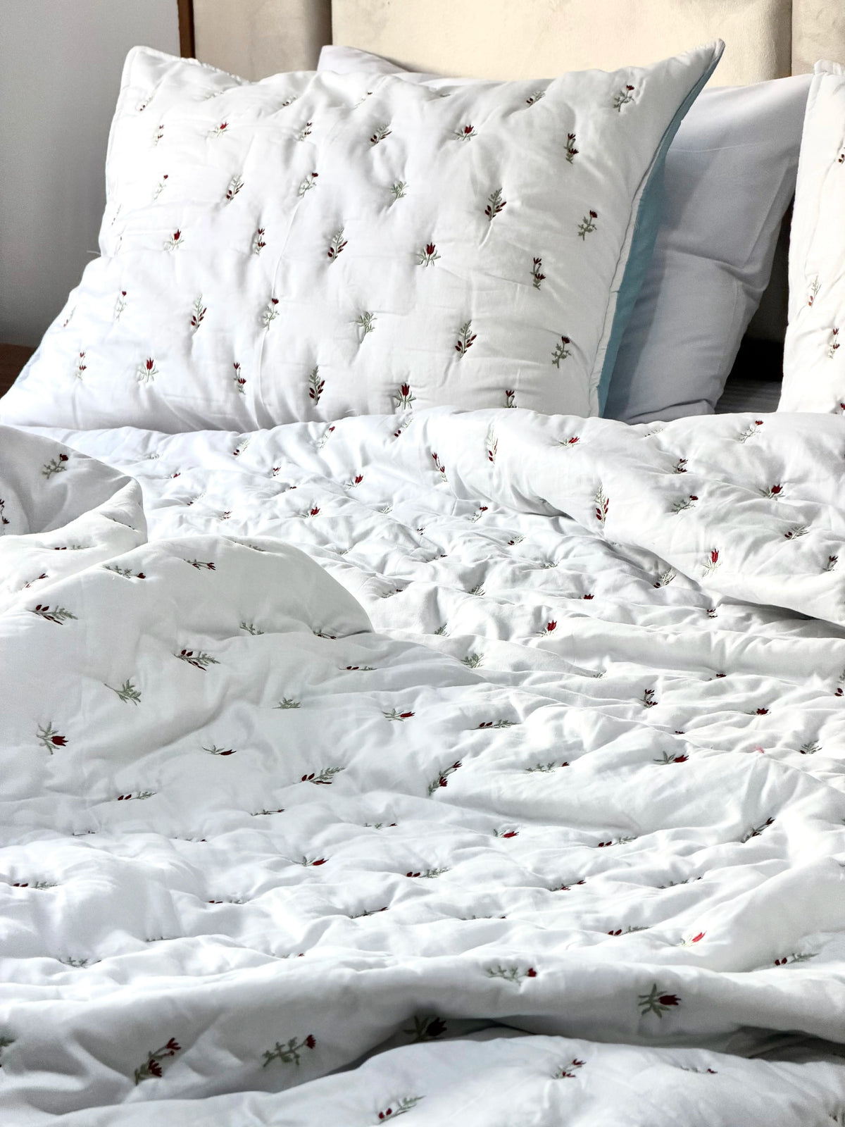 Embroidered Quilt Set