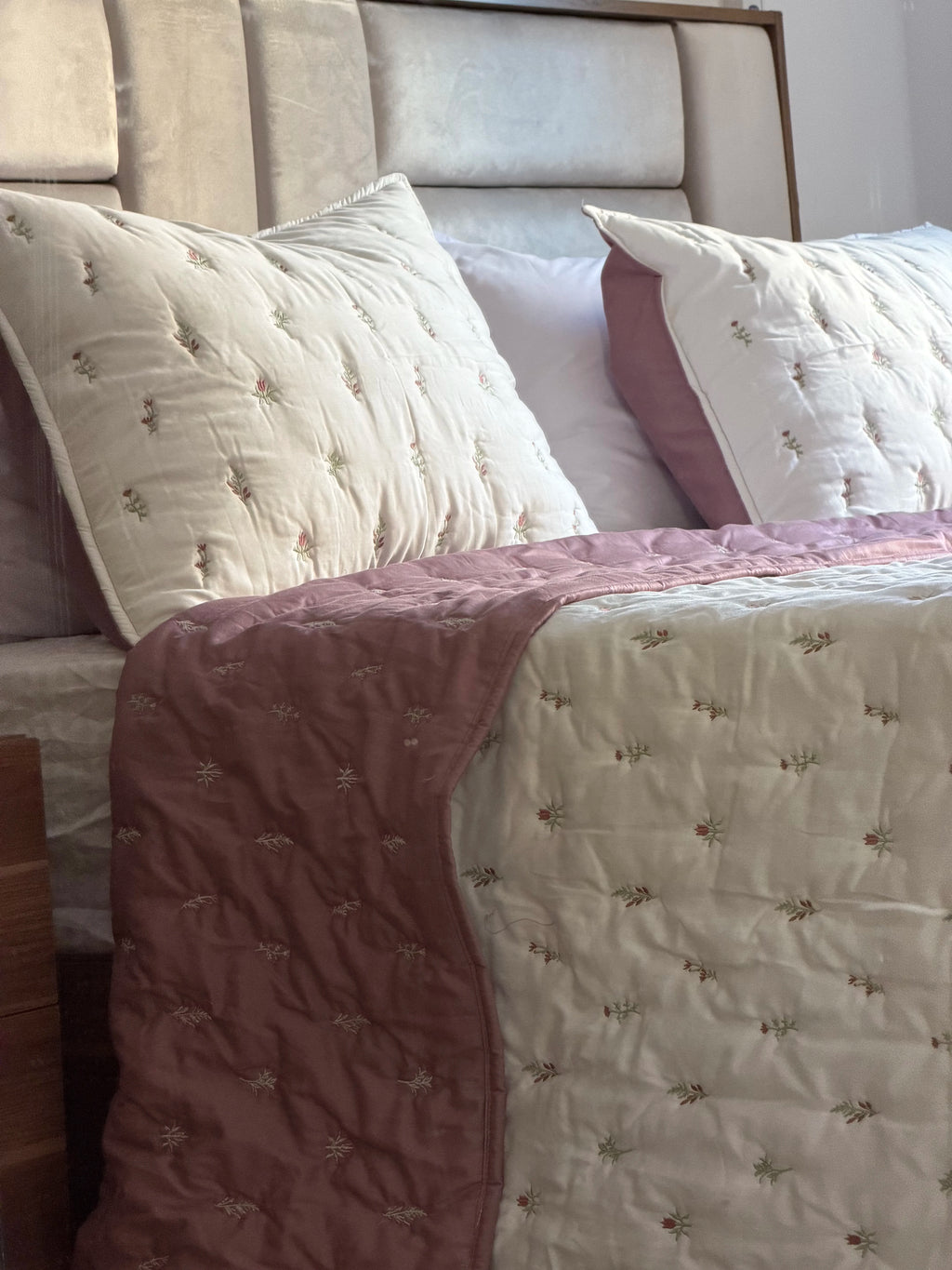 Embroidered Quilt Set