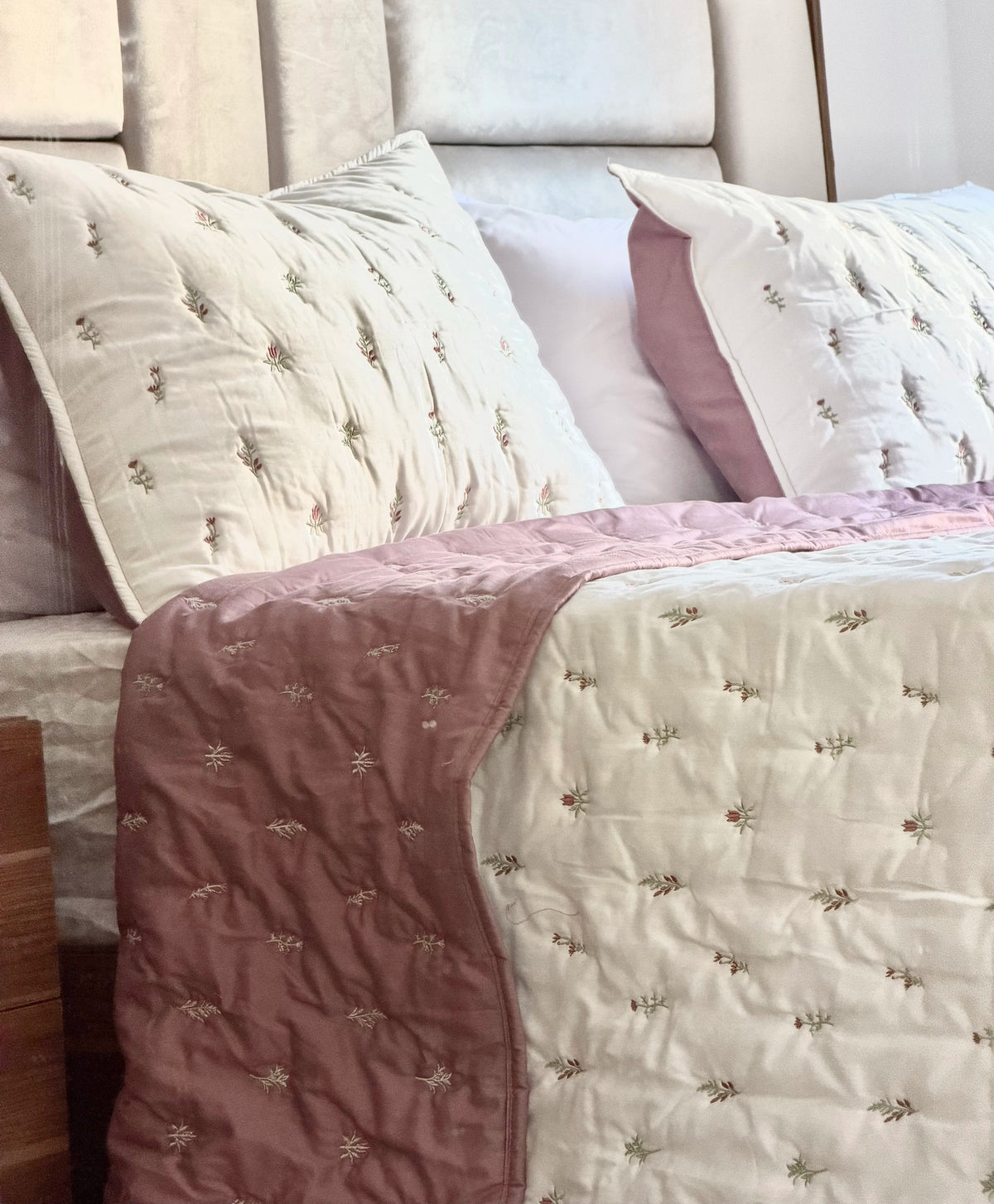 Embroidered Quilt Set