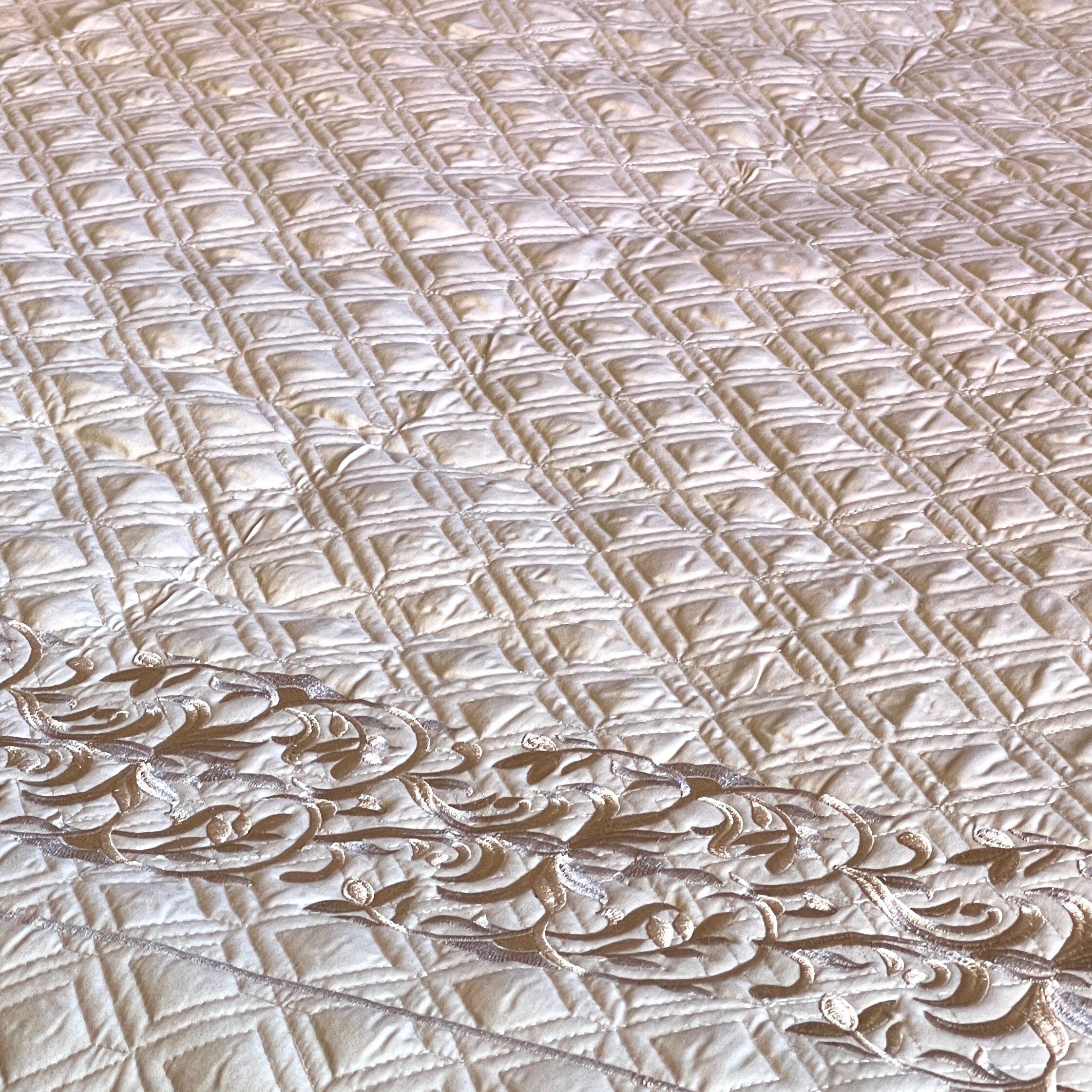 Embroidered Quilt Set