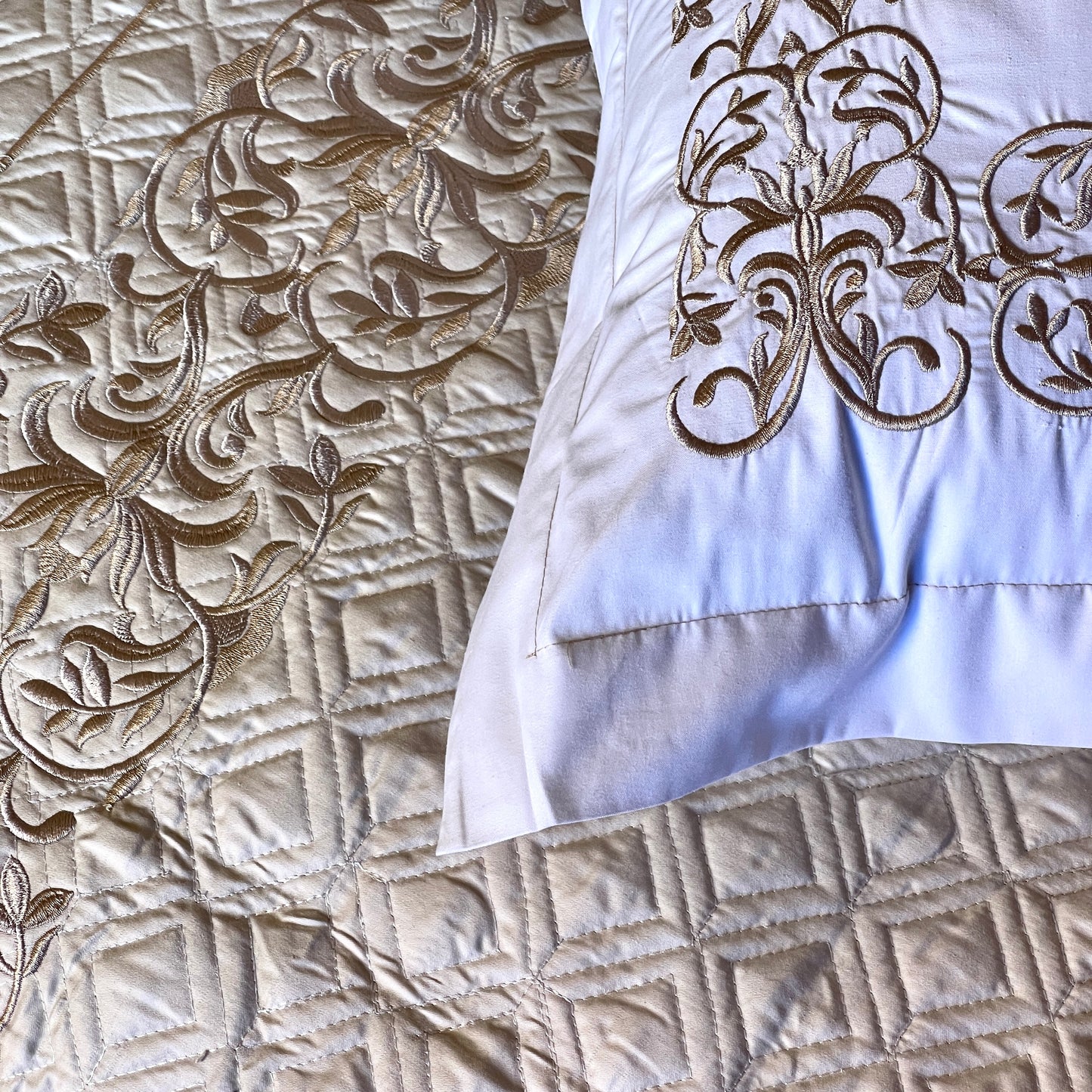Embroidered Quilt Set
