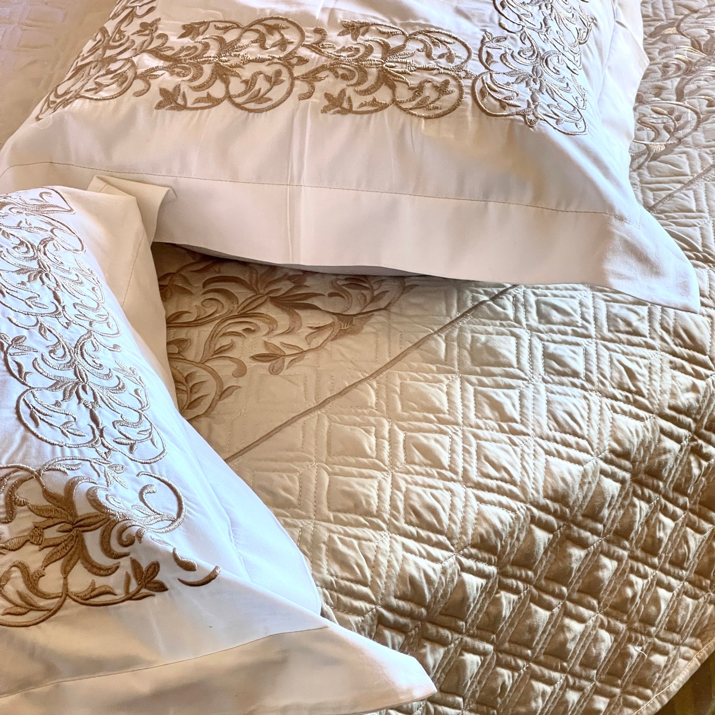 Embroidered Quilt Set