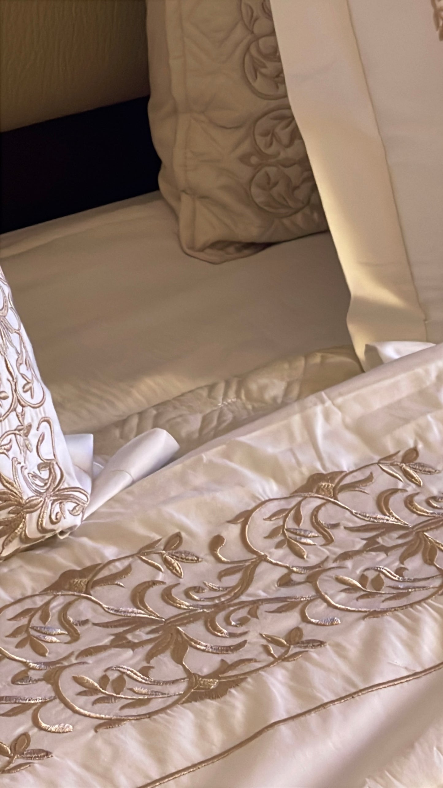 Embroidered Quilt Set
