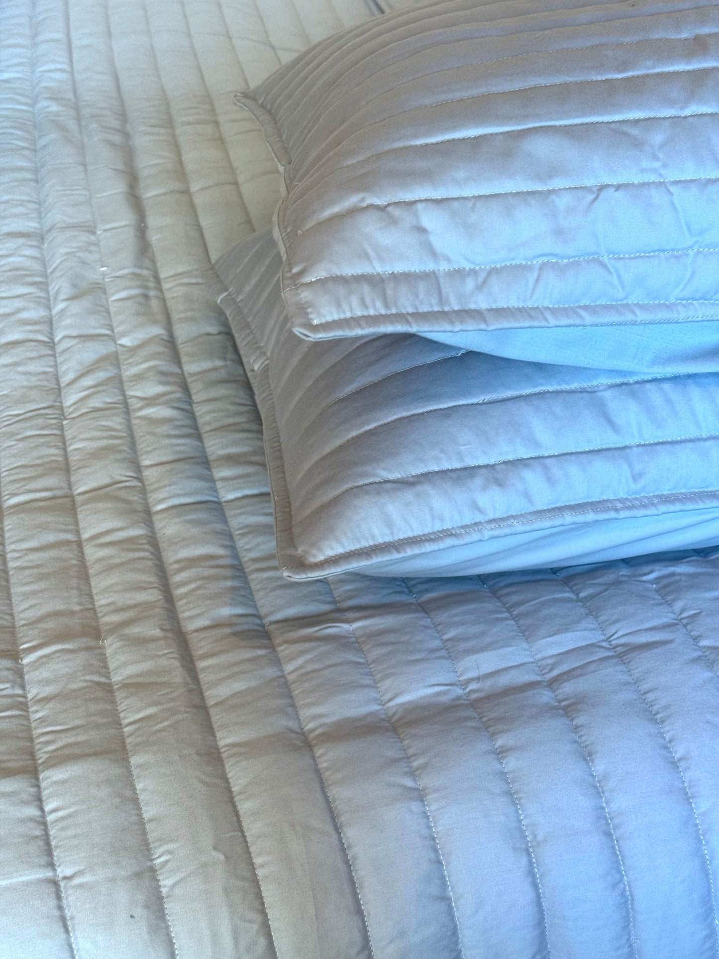 Solid Quilt Set
