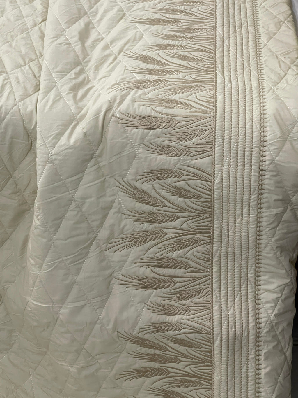 Embroidered Quilt Set
