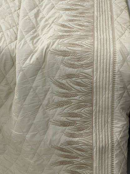 Embroidered Quilt Set