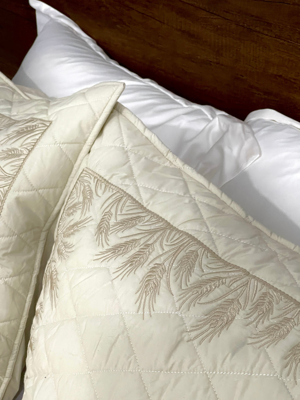 Embroidered Quilt Set
