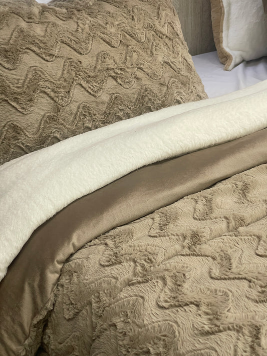 Beige Faux Fur Bedding Set