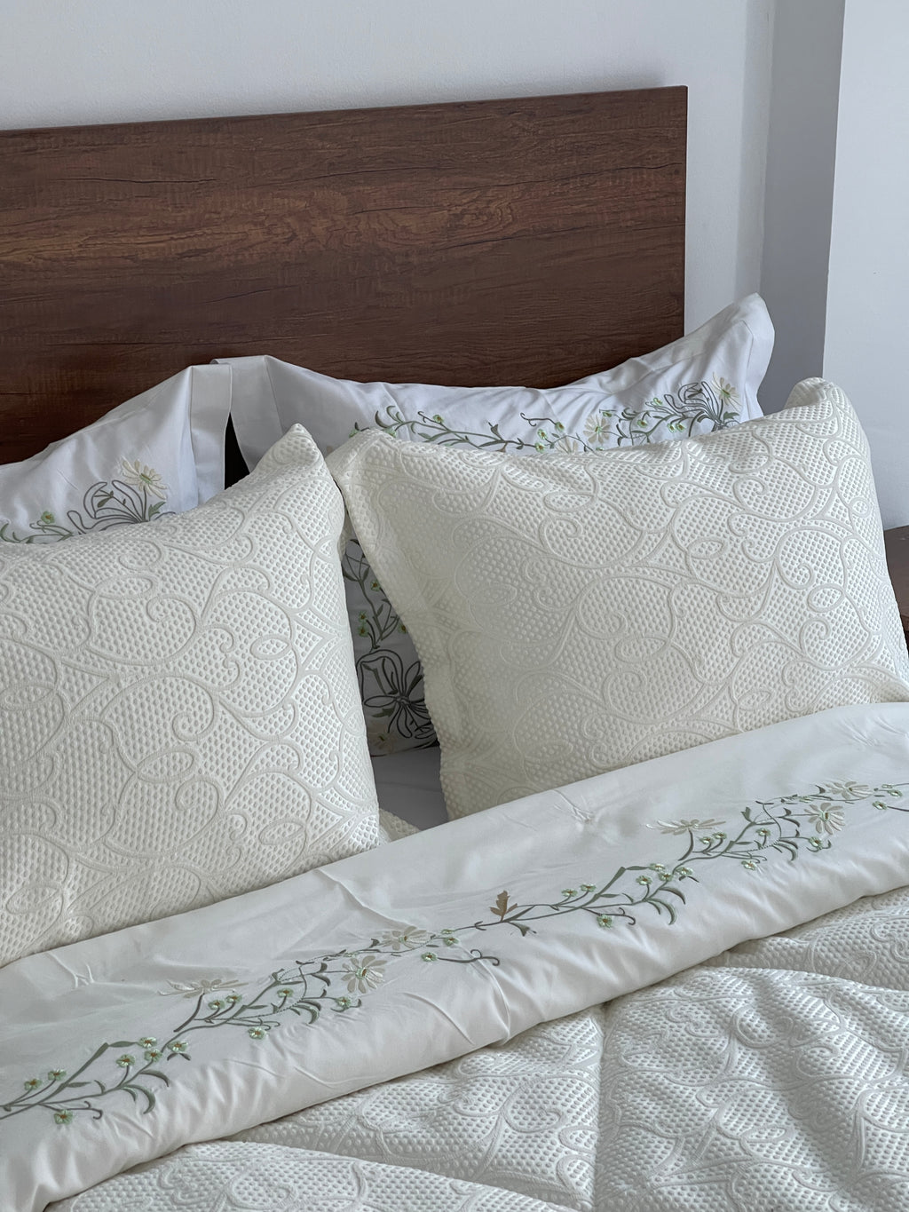 Embroidered Bedsheet Set