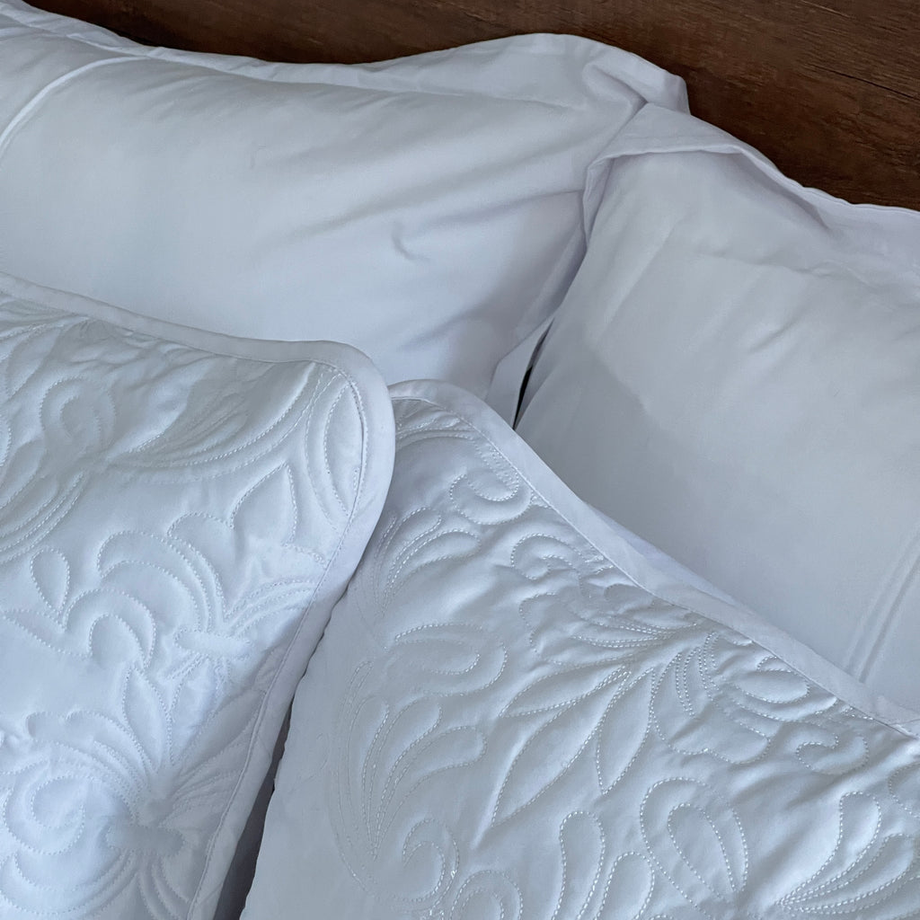 Embroidered Quilt Set