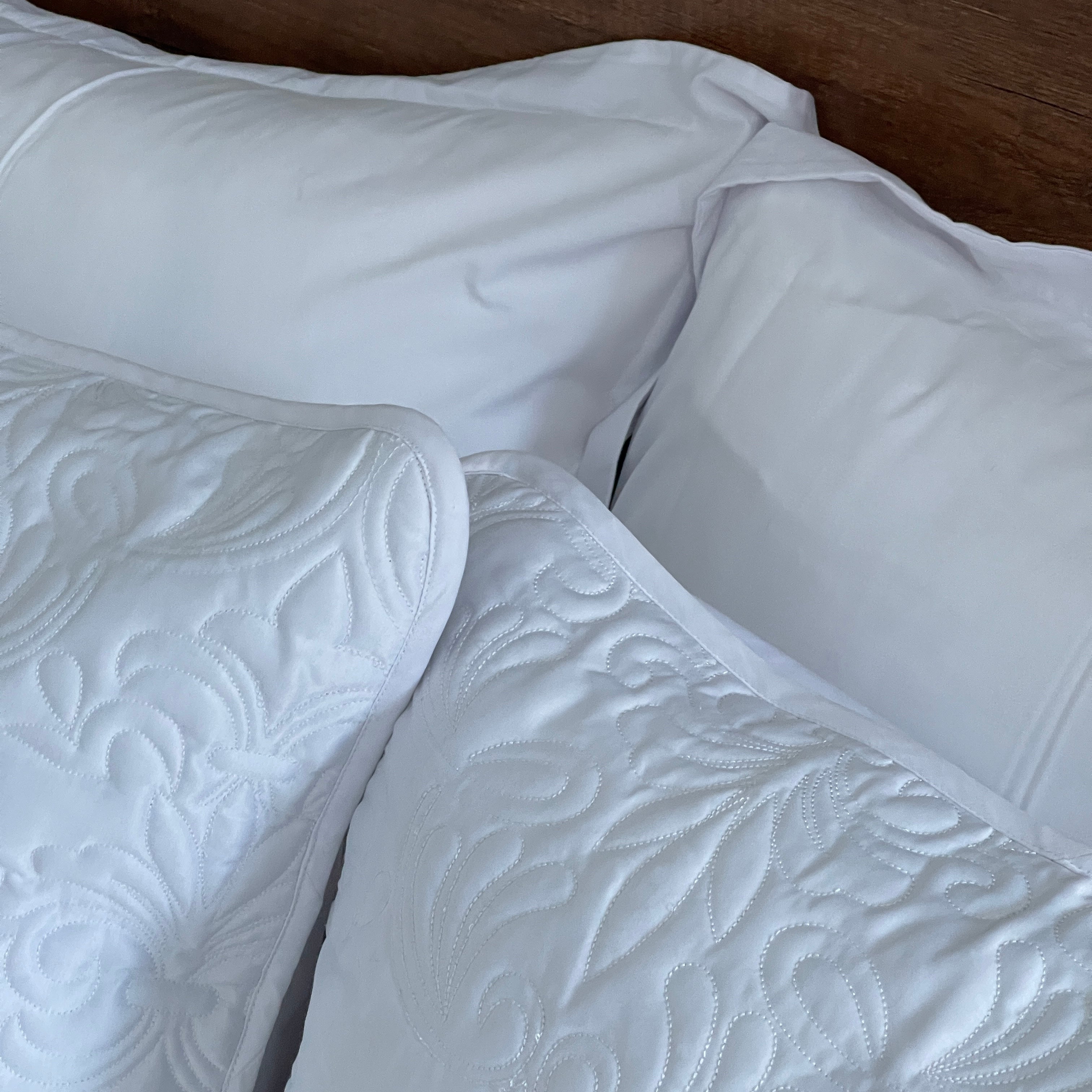 Embroidered Quilt Set