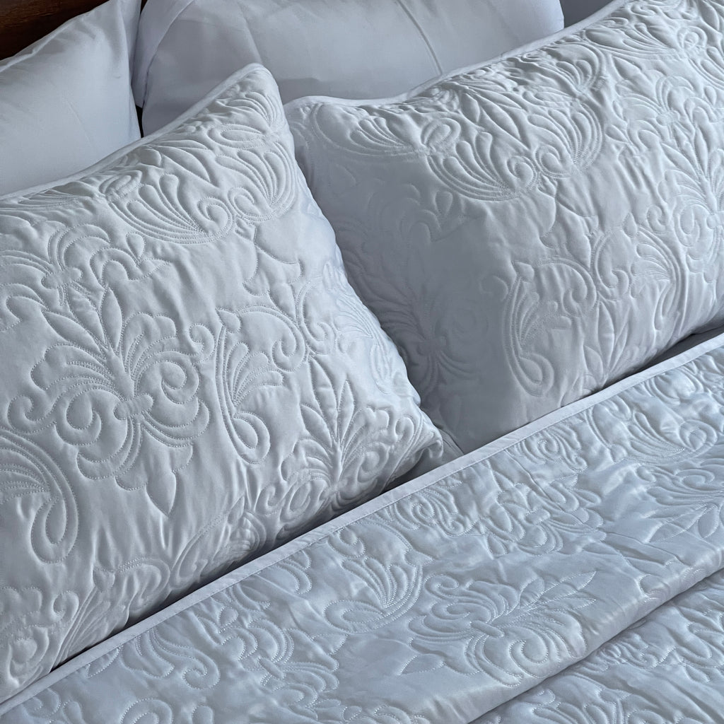 Embroidered Quilt Set