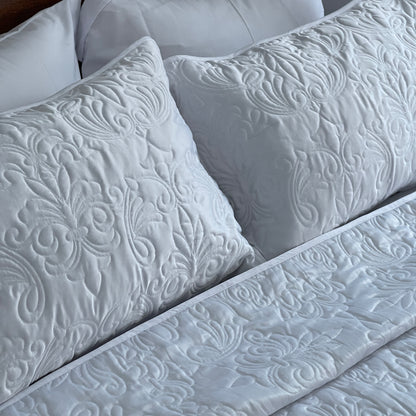 Embroidered Quilt Set