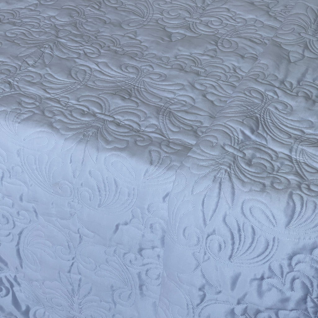 Embroidered Quilt Set