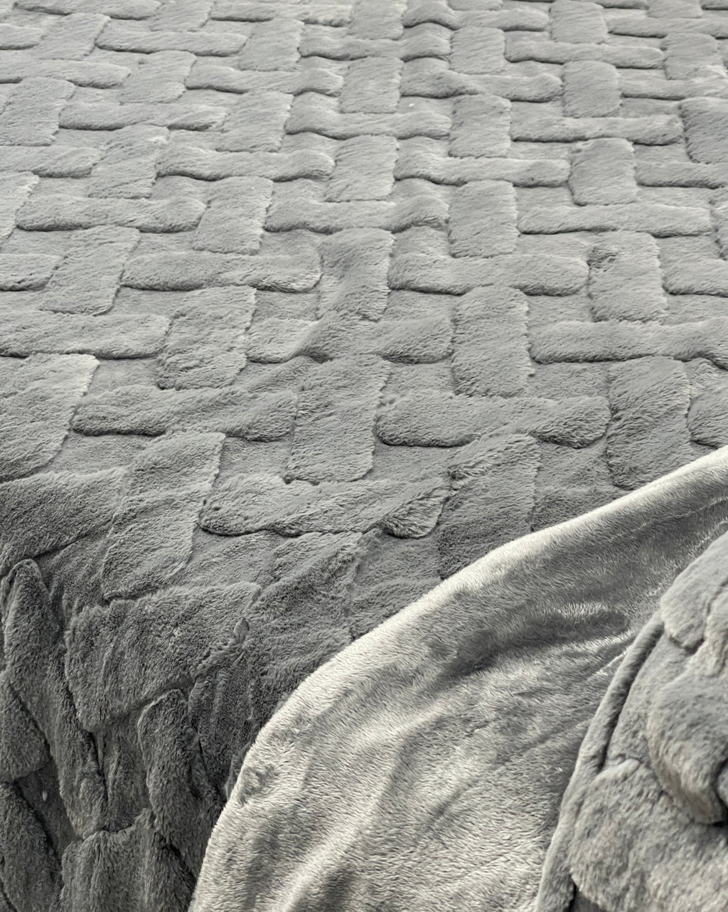 Nordic Frost Faux Fur Bedding Set