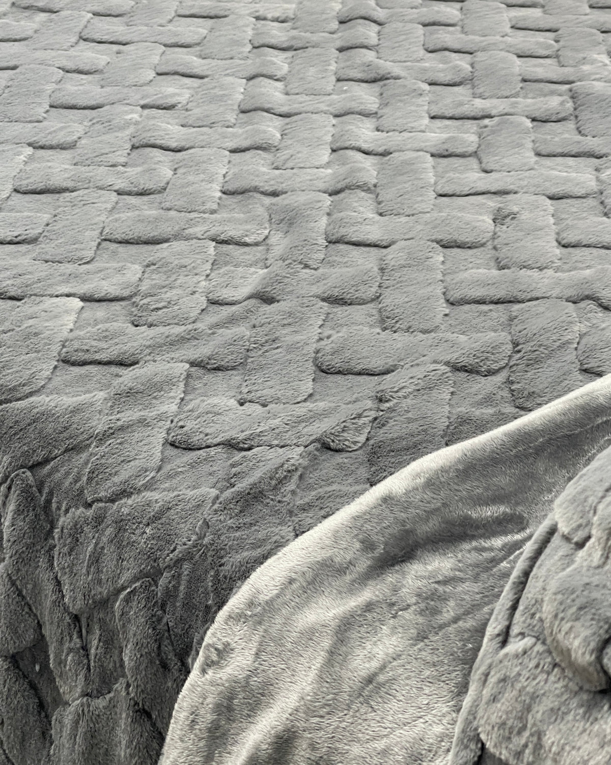 Nordic Frost Faux Fur Bedding Set