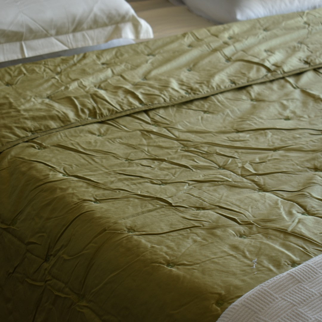 Embroidered Quilt Set