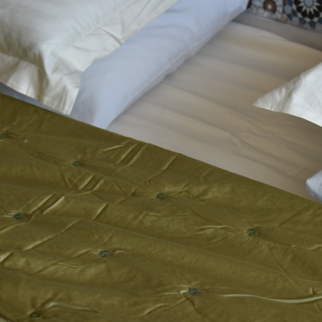 Embroidered Quilt Set