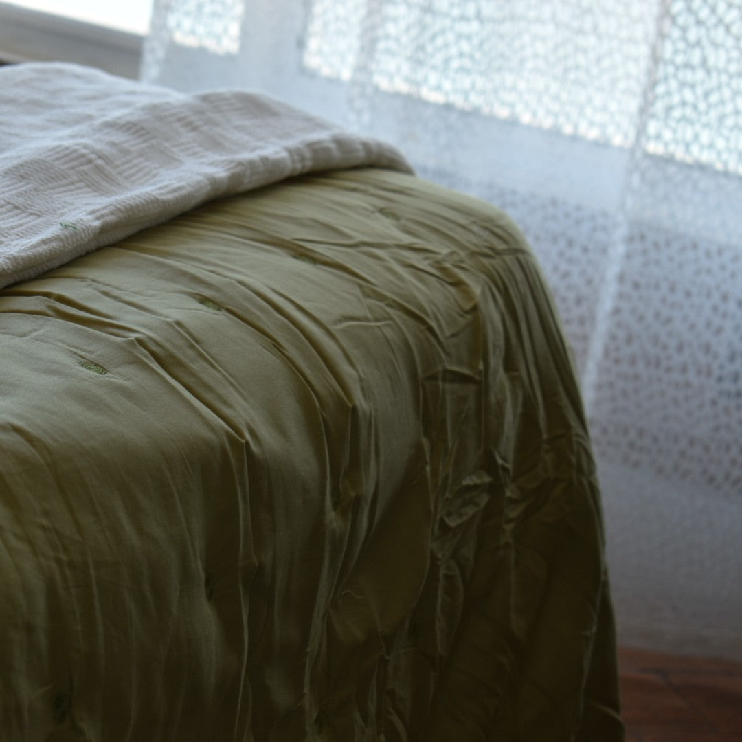 Embroidered Quilt Set